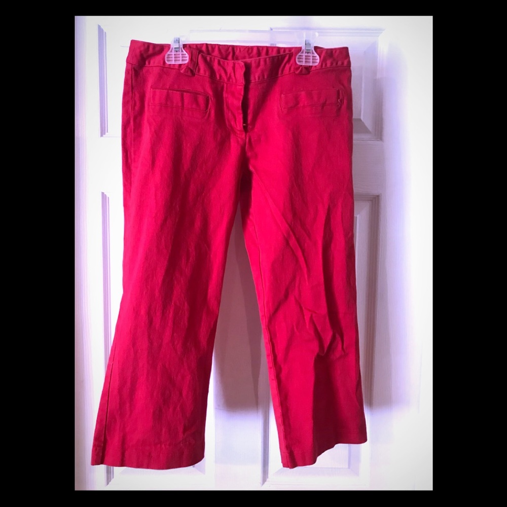 Juniors red Capri pants!
